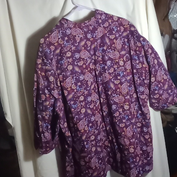 Plus size woman's top - Picture 2 of 8